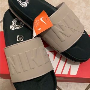 Nike Off court slide size 9 men